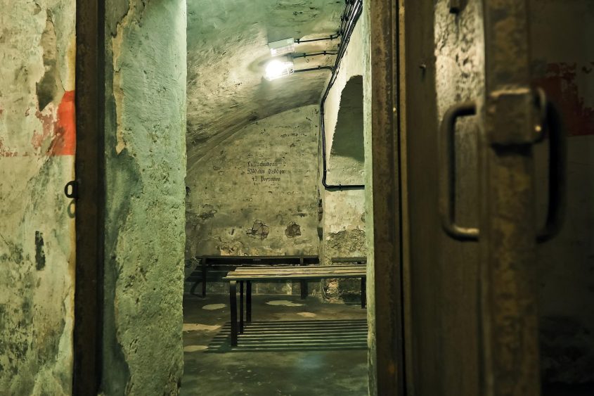 bunker-1569720_1920